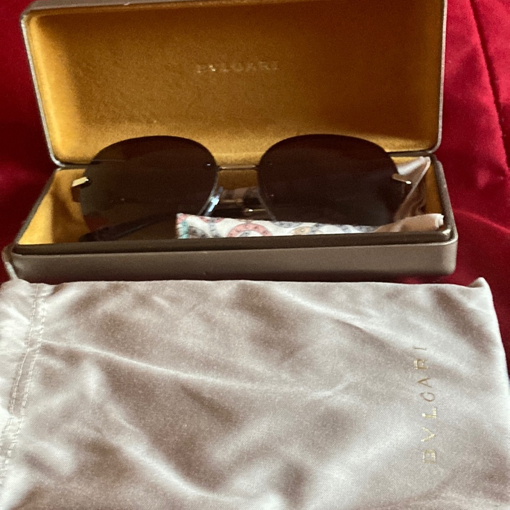 BVLGARI  unisex sunglasses with case and cloth